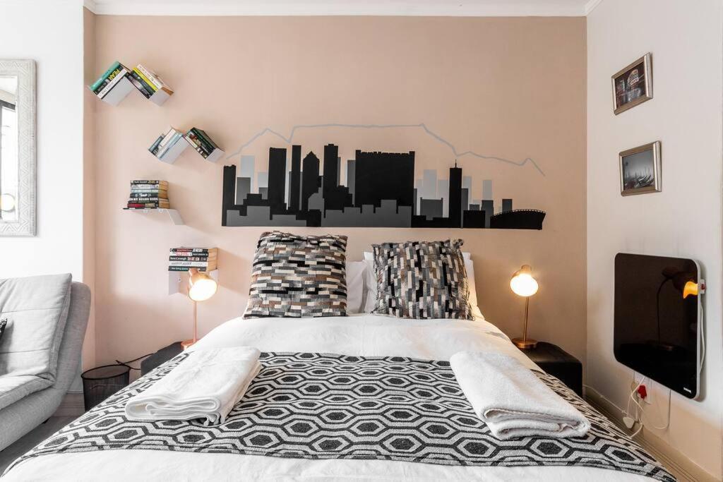 Appartement Four Seasons 818- Spacious Cbd Studio - Onsite Parking, Gym & Rooftop Pool à Le Cap Extérieur photo